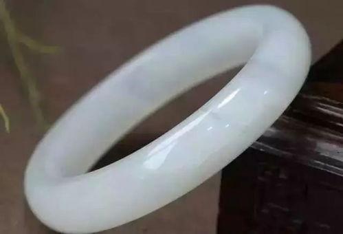 青白玉籽料的水线怎么看,探寻玉石生成的奥秘