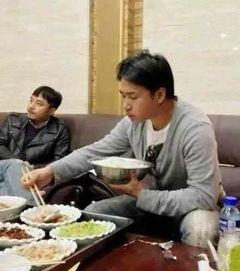 明星端碗图片大全,明星端碗瞬间大盘点