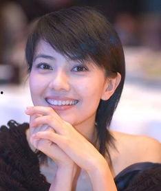 女明星牙齿怎么那么白