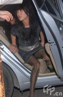 明星穿丝袜走光